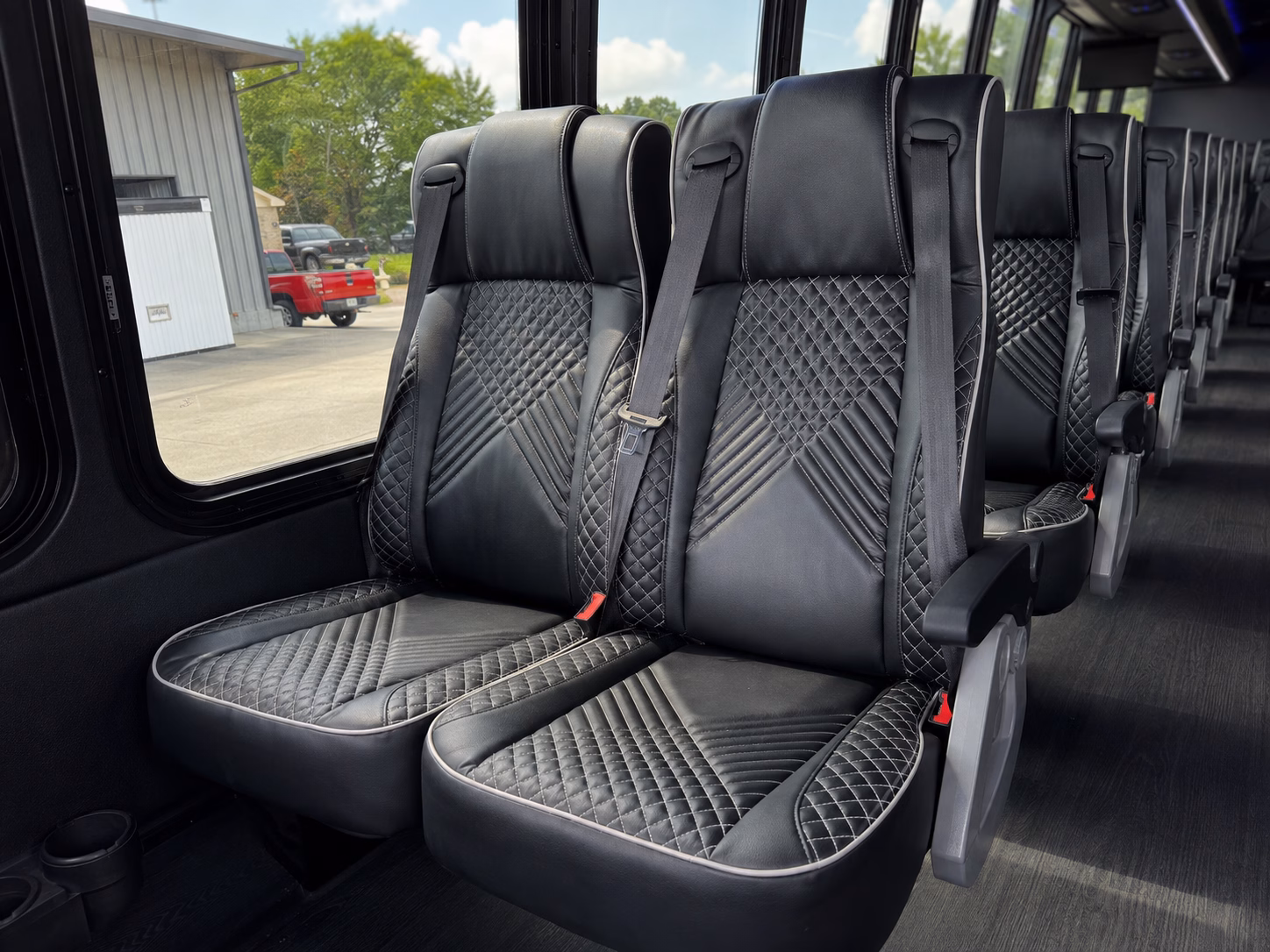 how the type of bus changes the price in plymouth minnesota