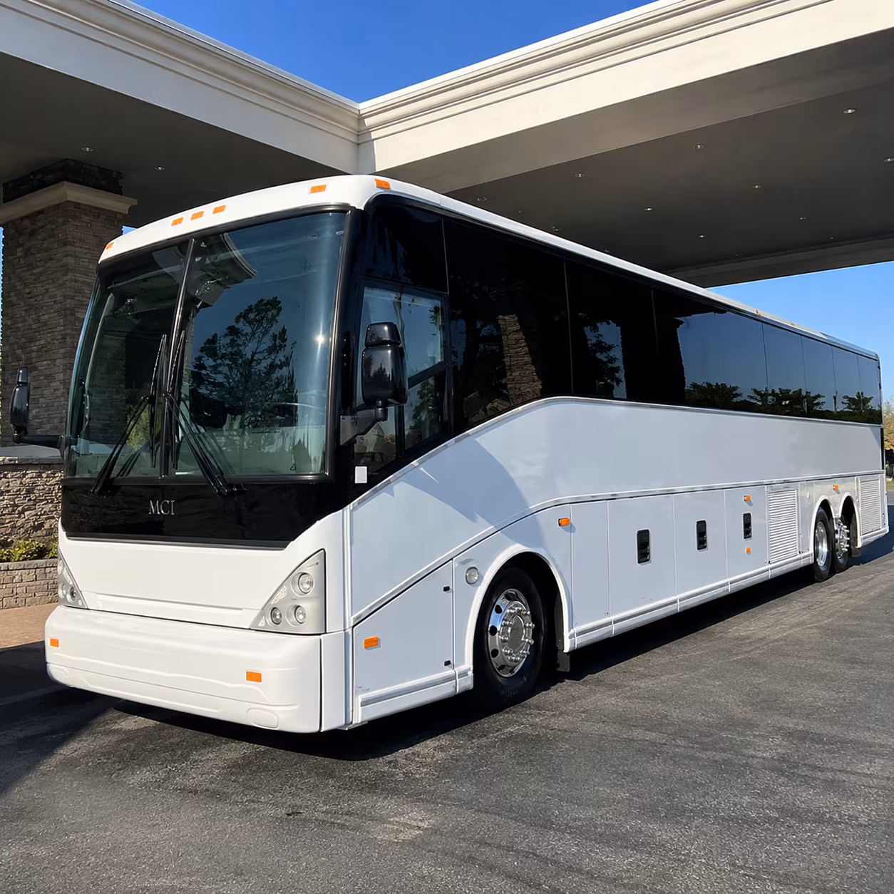 msp airport shuttle buses from plymouth to terminal 1 and terminal 2